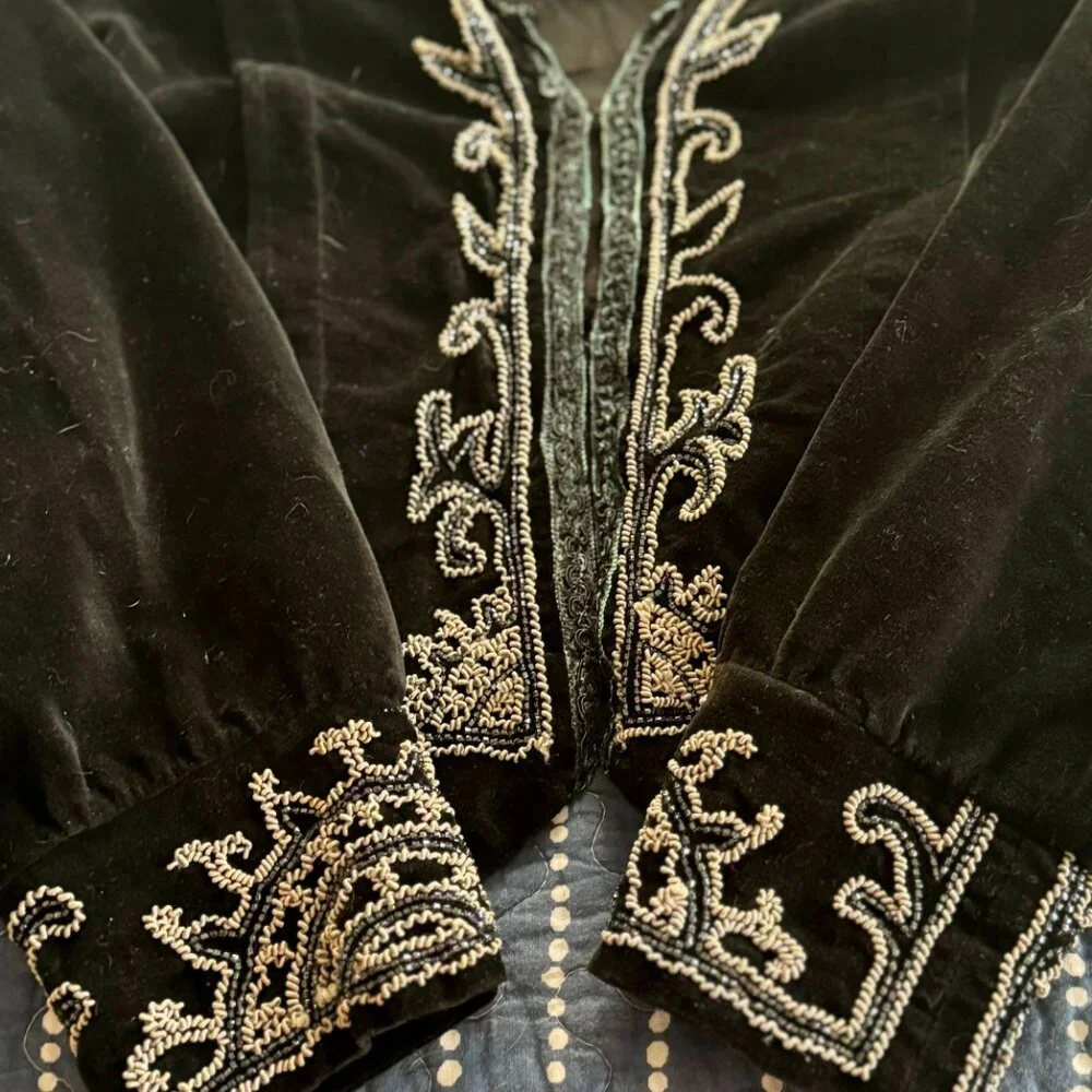 Vintage Bohemian Black Cropped  Velvet Embroidered Beaded Jacket Size S - Picture 5 of 11